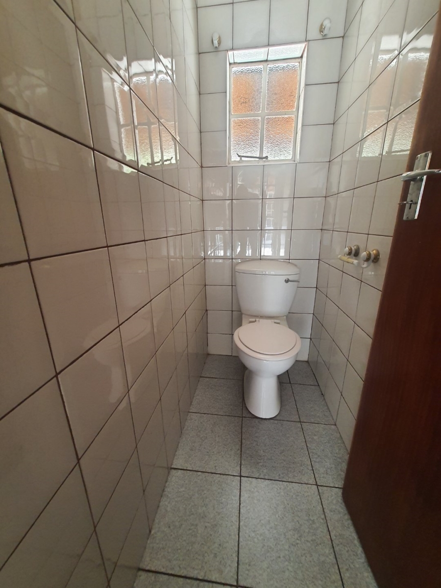 To Let 5 Bedroom Property for Rent in Zandfontein A H North West